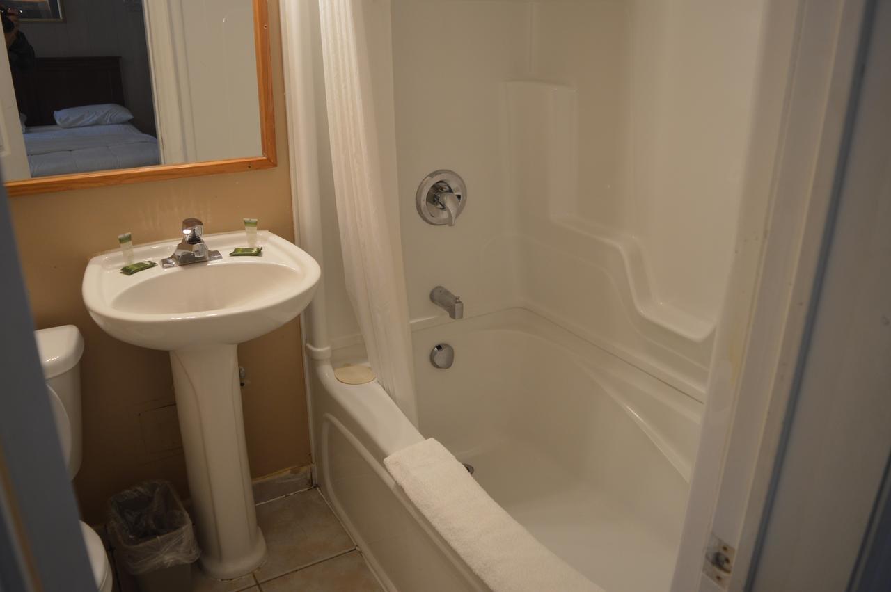 Parkview Motel Guelph Bagian luar foto